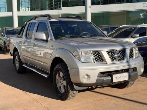 NISSAN FRONTIER XE 25 X4