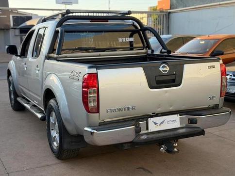 NISSAN FRONTIER XE 25 X4