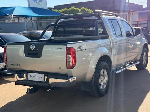 NISSAN FRONTIER XE 25 X4