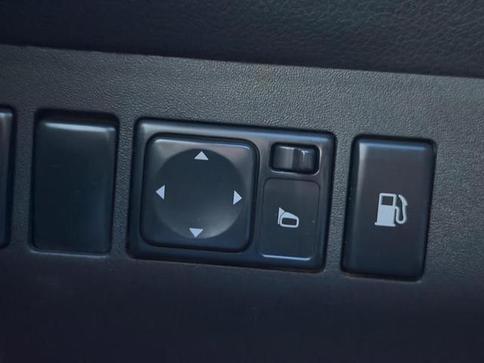 NISSAN FRONTIER XE 25 X4