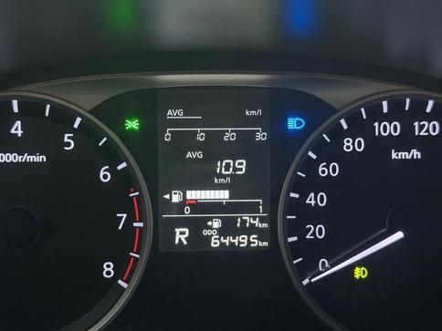 NISSAN KICKS SV CVT