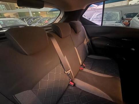 NISSAN KICKS SV CVT