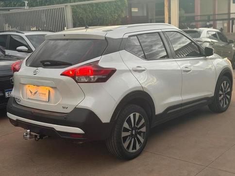 NISSAN KICKS SV CVT