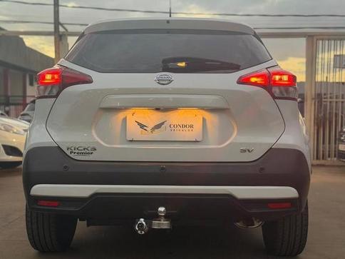 NISSAN KICKS SV CVT