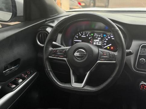 NISSAN KICKS SV CVT