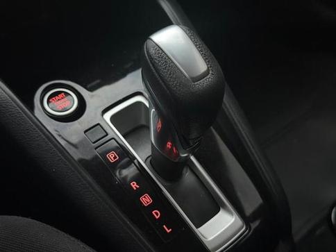 NISSAN KICKS SV CVT