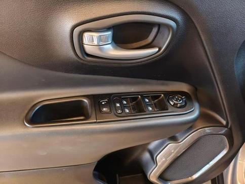 JEEP RENEGADE LONGITUDE T270 1.3 TB 4X2 FLEX AUT