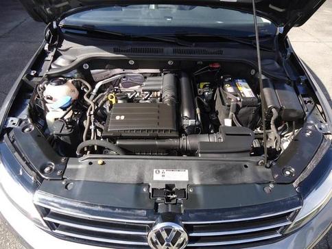 VOLKSWAGEN JETTA TRENDLINE TIPTRONIC 1.4 TSI AUT.