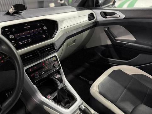 VOLKSWAGEN T CROSS HIGHLINE 250 TSI AUT
