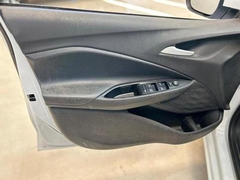 CHEVROLET ONIX PLUS 10TAT LTZ