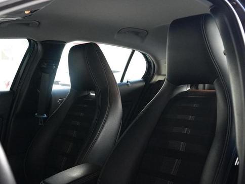 MERCEDES-BENZ GLA 200 1.6 CGI ADVANCE 16V TURBO 4P