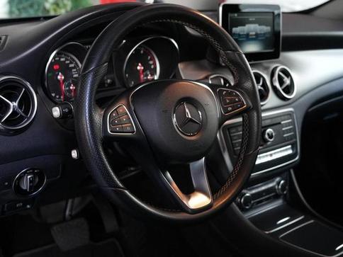 MERCEDES-BENZ GLA 200 1.6 CGI ADVANCE 16V TURBO 4P