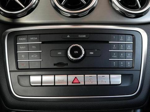 MERCEDES-BENZ GLA 200 1.6 CGI ADVANCE 16V TURBO 4P