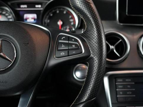 MERCEDES-BENZ GLA 200 1.6 CGI ADVANCE 16V TURBO 4P