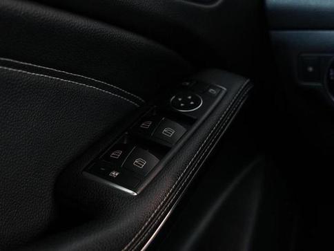 MERCEDES-BENZ GLA 200 1.6 CGI ADVANCE 16V TURBO 4P