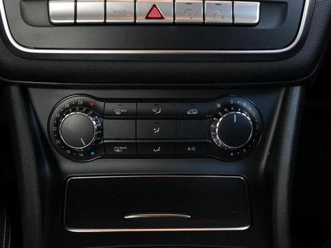 MERCEDES-BENZ GLA 200 1.6 CGI ADVANCE 16V TURBO 4P