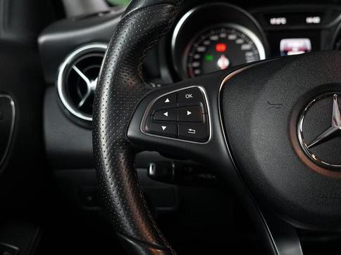 MERCEDES-BENZ GLA 200 1.6 CGI ADVANCE 16V TURBO 4P