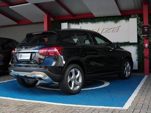 MERCEDES-BENZ GLA 200 1.6 CGI ADVANCE 16V TURBO 4P