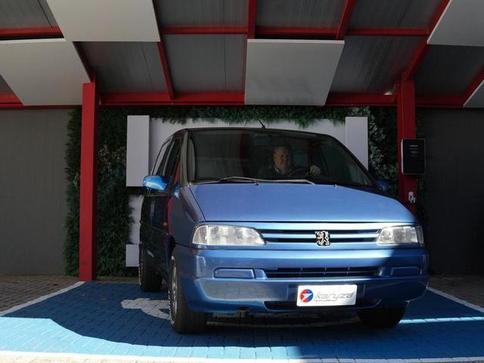 PEUGEOT 806 ST 2.0 TURBO 4P