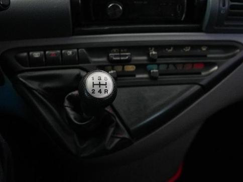 PEUGEOT 806 ST 2.0 TURBO 4P