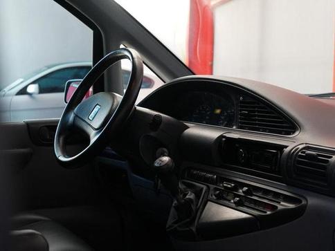 PEUGEOT 806 ST 2.0 TURBO 4P