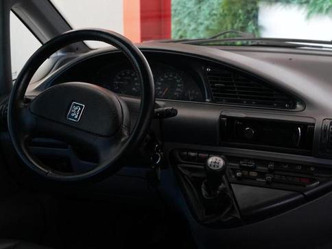 PEUGEOT 806 ST 2.0 TURBO 4P