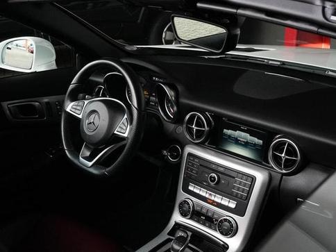 MERCEDES-BENZ SLC300