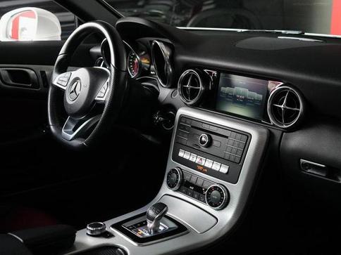 MERCEDES-BENZ SLC300