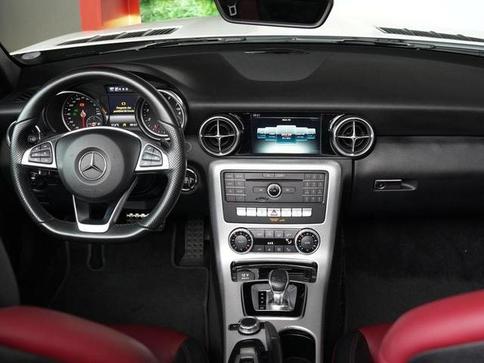 MERCEDES-BENZ SLC300