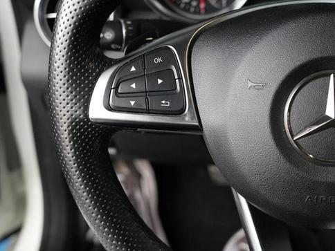 MERCEDES-BENZ SLC300