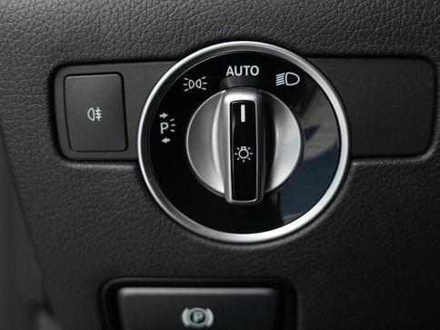 MERCEDES-BENZ SLC300