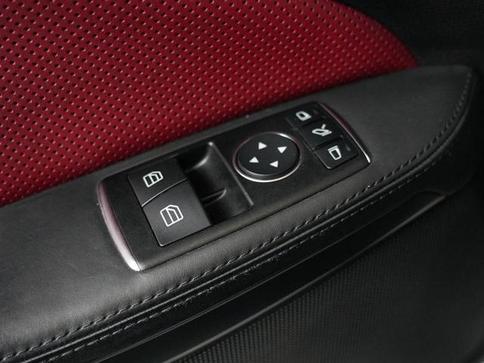 MERCEDES-BENZ SLC300