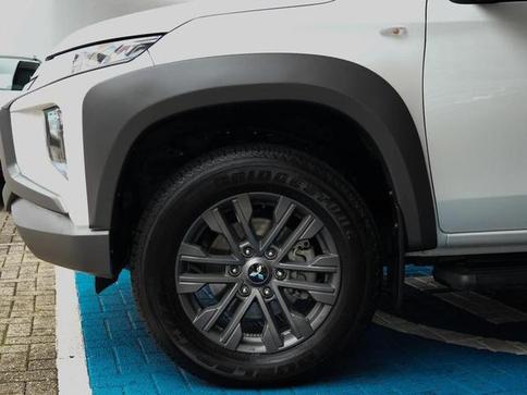 MITSUBISHI TRITON SPORT OUT GLS