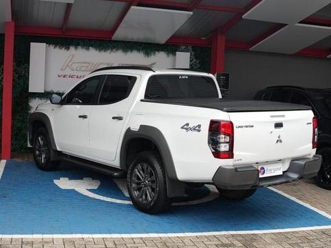 MITSUBISHI TRITON SPORT OUT GLS