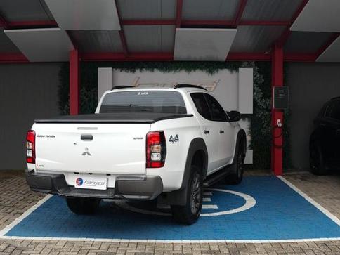 MITSUBISHI TRITON SPORT OUT GLS