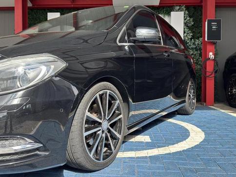 MERCEDES-BENZ B200CGI