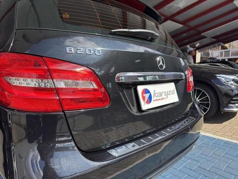 MERCEDES-BENZ B200CGI