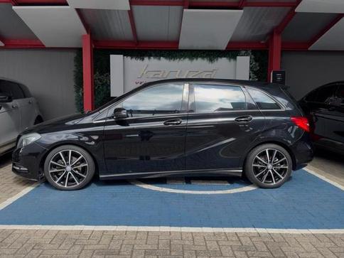 MERCEDES-BENZ B200CGI