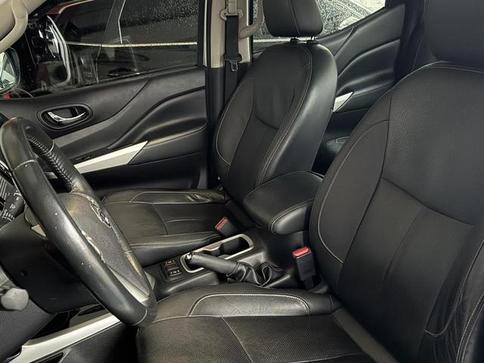 NISSAN FRONTIER LEATX4