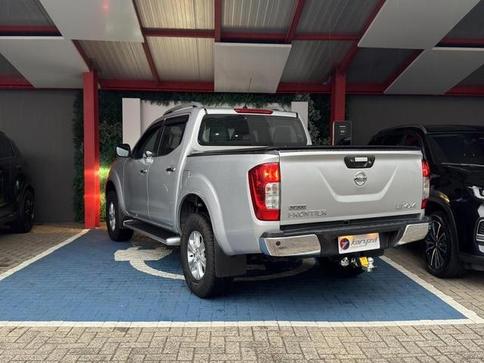 NISSAN FRONTIER LEATX4