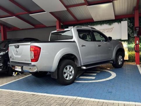 NISSAN FRONTIER LEATX4