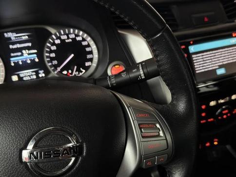 NISSAN FRONTIER LEATX4