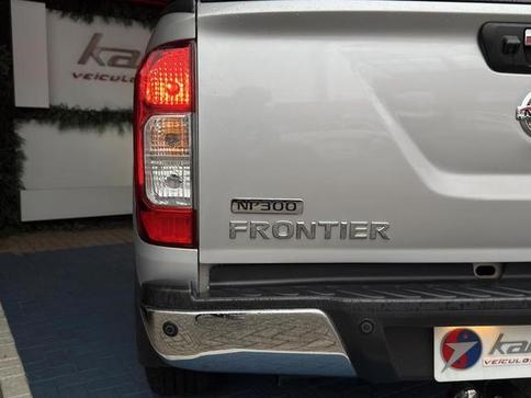 NISSAN FRONTIER LEATX4