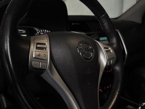 NISSAN FRONTIER LEATX4