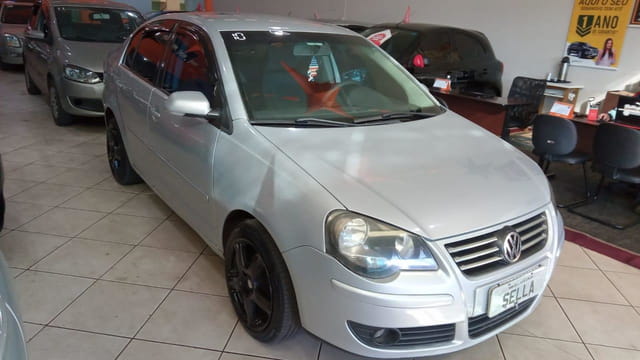 VOLKSWAGEN POLO SEDAN 1.6