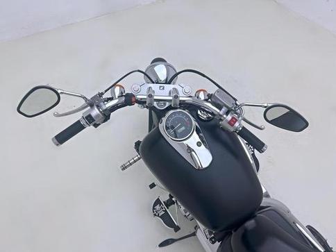 HONDA SHADOW 750