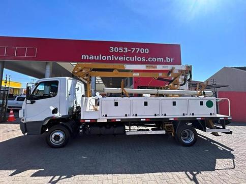 MERCEDES-BENZ ACCELO 815