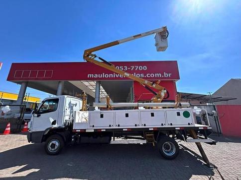 MERCEDES-BENZ ACCELO 815