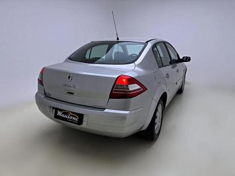 RENAULT MEGANE SEDAN DYNAMIQUE 1.6 16V(HI-FLEX) 4P