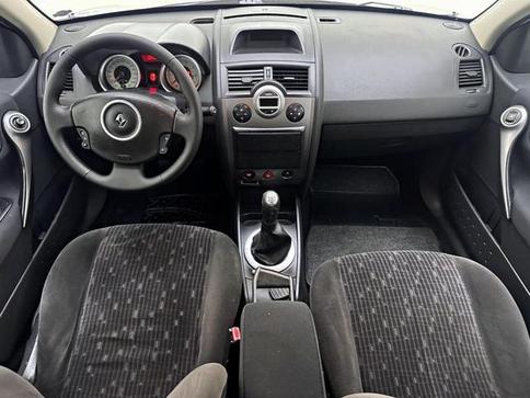 RENAULT MEGANE SEDAN DYNAMIQUE 1.6 16V(HI-FLEX) 4P
